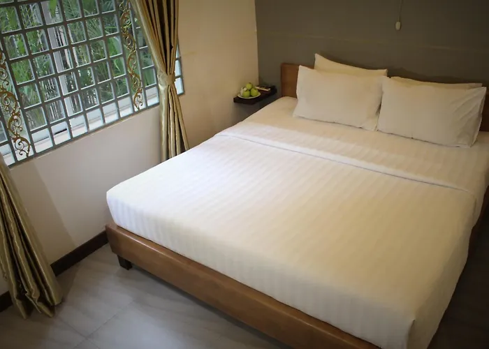 Um Theara, Hotel 3*