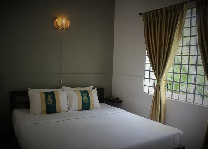 Um Theara, Hotel