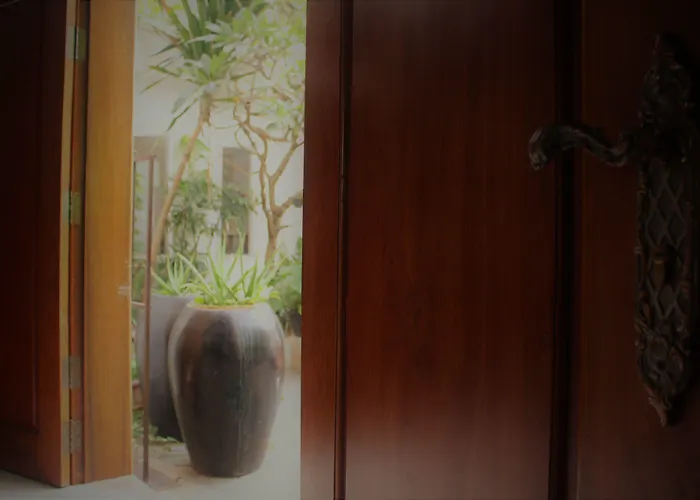 Um Theara, Hotel 3*