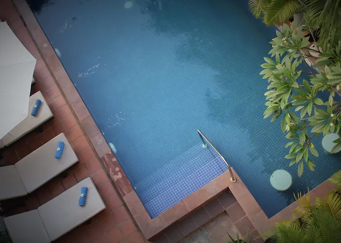 Um Theara, Hotel